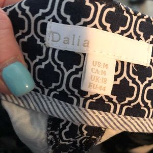 Amazing fun pattern pants in an ankle style